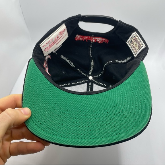 CHICAGO BULLS MITCHELL & NESS SNAPBACK HAT ADULT ADJUSTABLE Embroidered Black - Picture 6 of 8